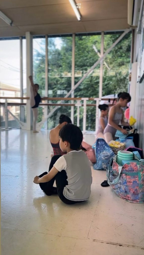 S__27467786_0-579x1024 歴史に残る名場面（トウシューズ禁止令）